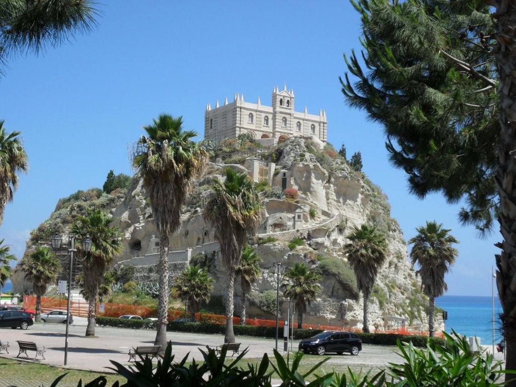 Santa Maria dell'Isola Tropea in Kalabrien 