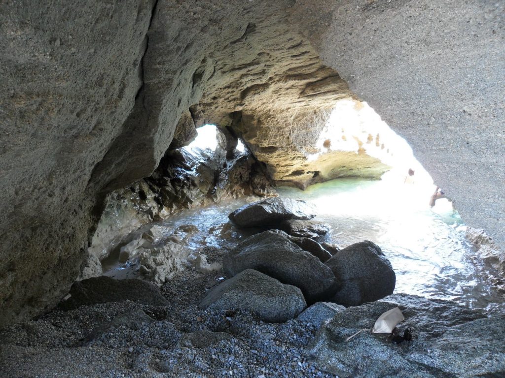 Höhle 