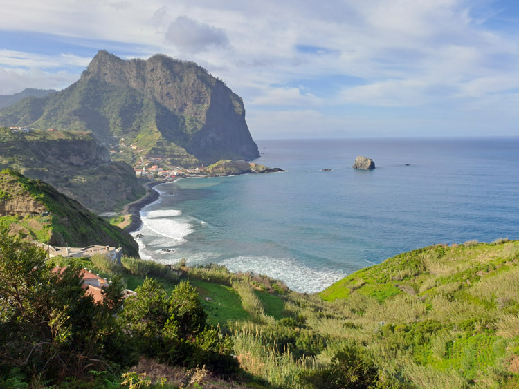 Blick auf Porto da Cruz