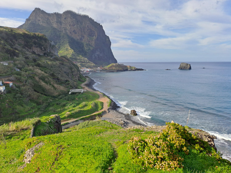 Blick auf Porto da Cruz