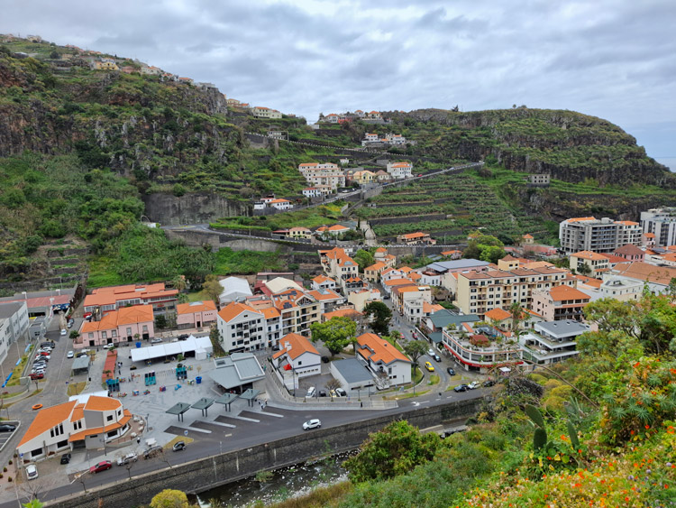 Ausblick auf Ribeira Brava