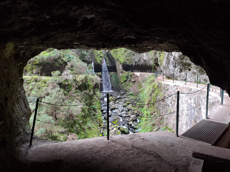 Blick aus dem Tunnel