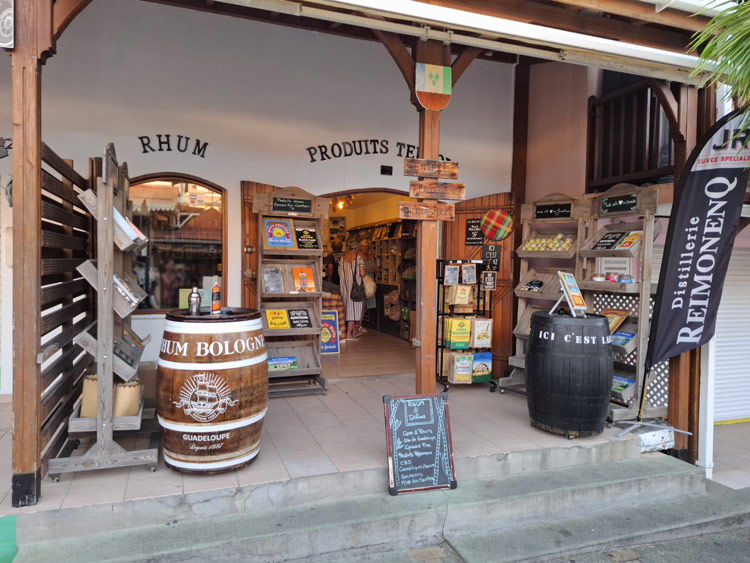 Geschäft in Le Bourg