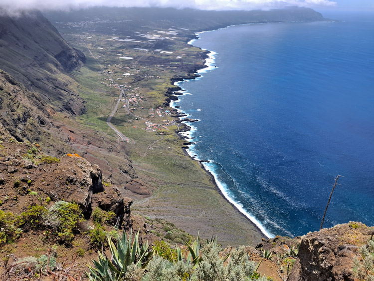 Blick vom Mirador de La Peña ins Golftal