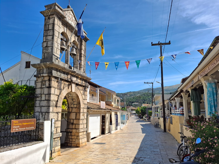 Eingang Kirche Kassiopi