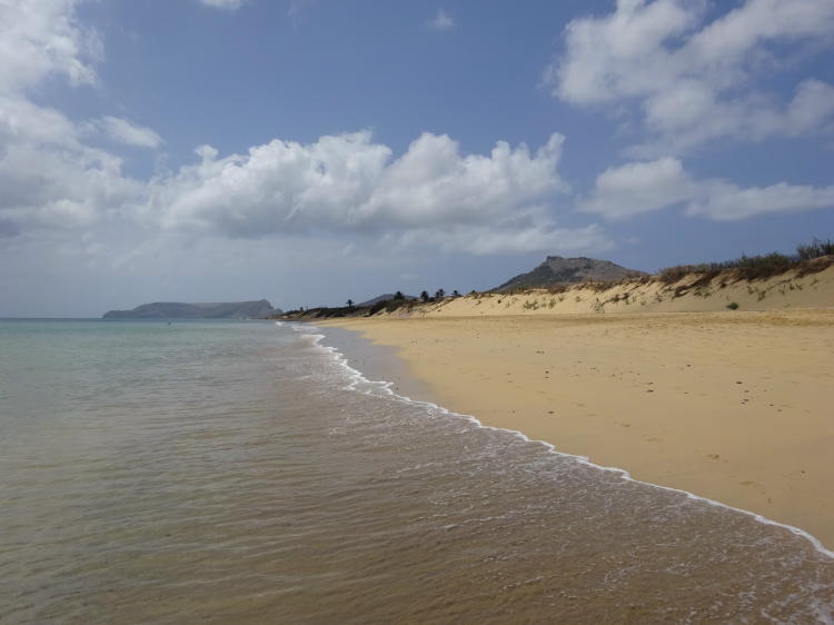 Goldgelber Strand von Porto Santo