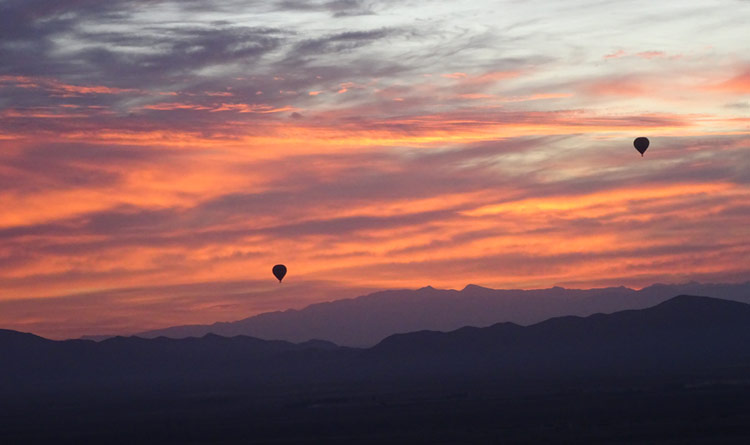 Heißluftballonfahrt bei Sonnenaufgang - Marokko